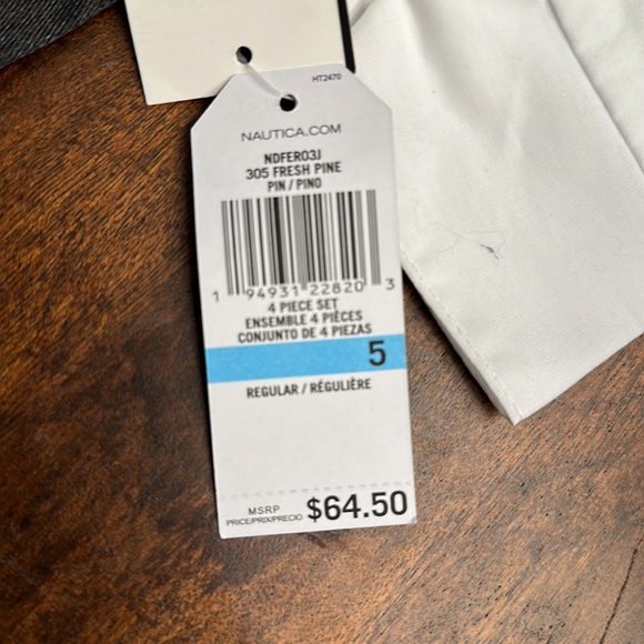 Nautica Boys 4 Piece Set Fresh Pine Size 5 - Picture 3 of 3